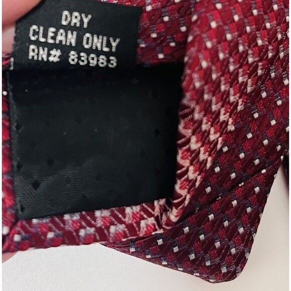 Stacy Adams Slim Tie and Hanky Red Geometric 2.75” Wide Handmade Microfiber New - Picture 7 of 8